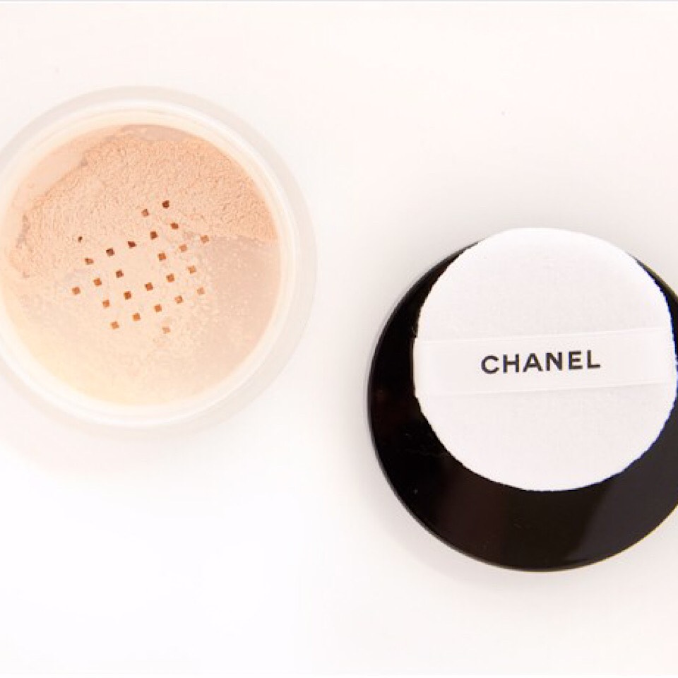 PHẤN PHỦ BỘT CHANEL NATURAL FINISH LOOSE POWDER TÔNG BE DA SÁNG #20 CLAIR